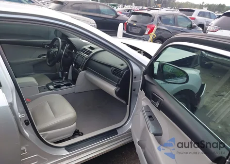 2014 Toyota Camry Hybrid Xle z USA, uszkodzony, nr VIN 4T1BD1FK5EU105964